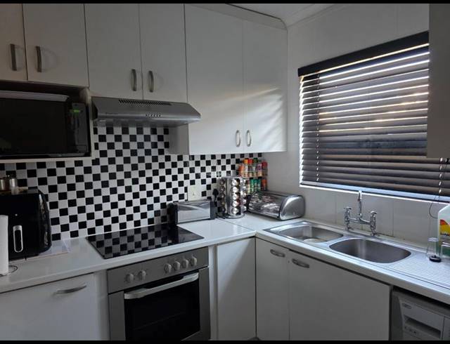 2 BEDROOM APARTMENT FOR SALE IN TOWNSEND ESTATE